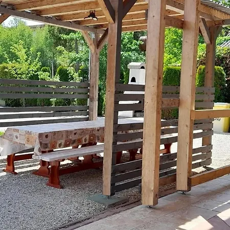 Apartment Mit Pool Direkt Am Balatonmariafurdo